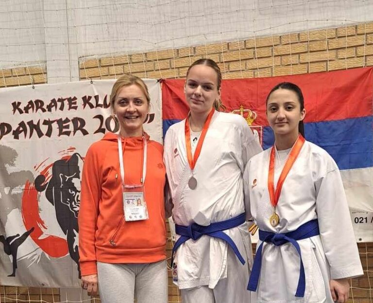 Karatisti Feniksa Ponovo Uspe Ni U Ka U Osvojili Medalju