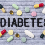 minimalistic-science-banner-with-pills