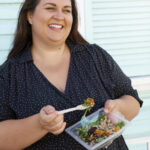 medium-shot-woman-with-delicious-food