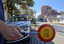 Telefon u ruci vozača, kazna izvesna: Pojačana kontrola saobraćaja do 11. oktobra